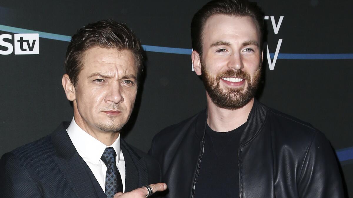 &quot;Đội trưởng Mỹ&quot; Chris Evans cưới nữ diễn viên kém 16 tuổi, “Iron Man” và dàn sao Marvel đến dự hôn lễ - Ảnh 2.