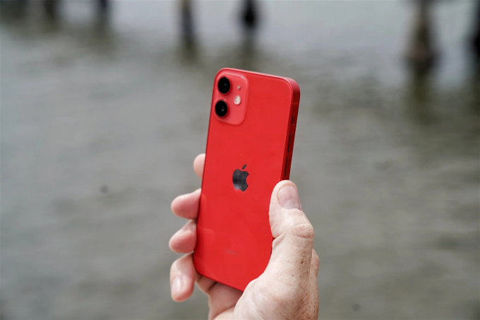 Mẫu iPhone bị người Việt thờ ơ, là phép thử thất bại của Apple: Ra mắt mới 3 năm nhưng sắp không còn “đất sống”? - Ảnh 2.