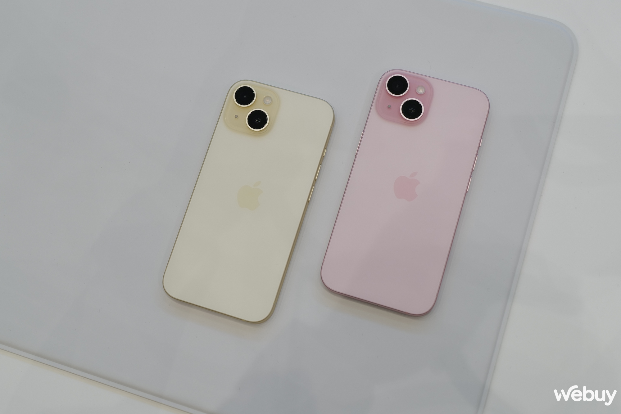 Vẻ đẹp thực tế của iPhone 15 và iPhone 15 Plus: Trải nghiệm Dynamic Island tuyệt đỉnh với 5 màu sắc mới