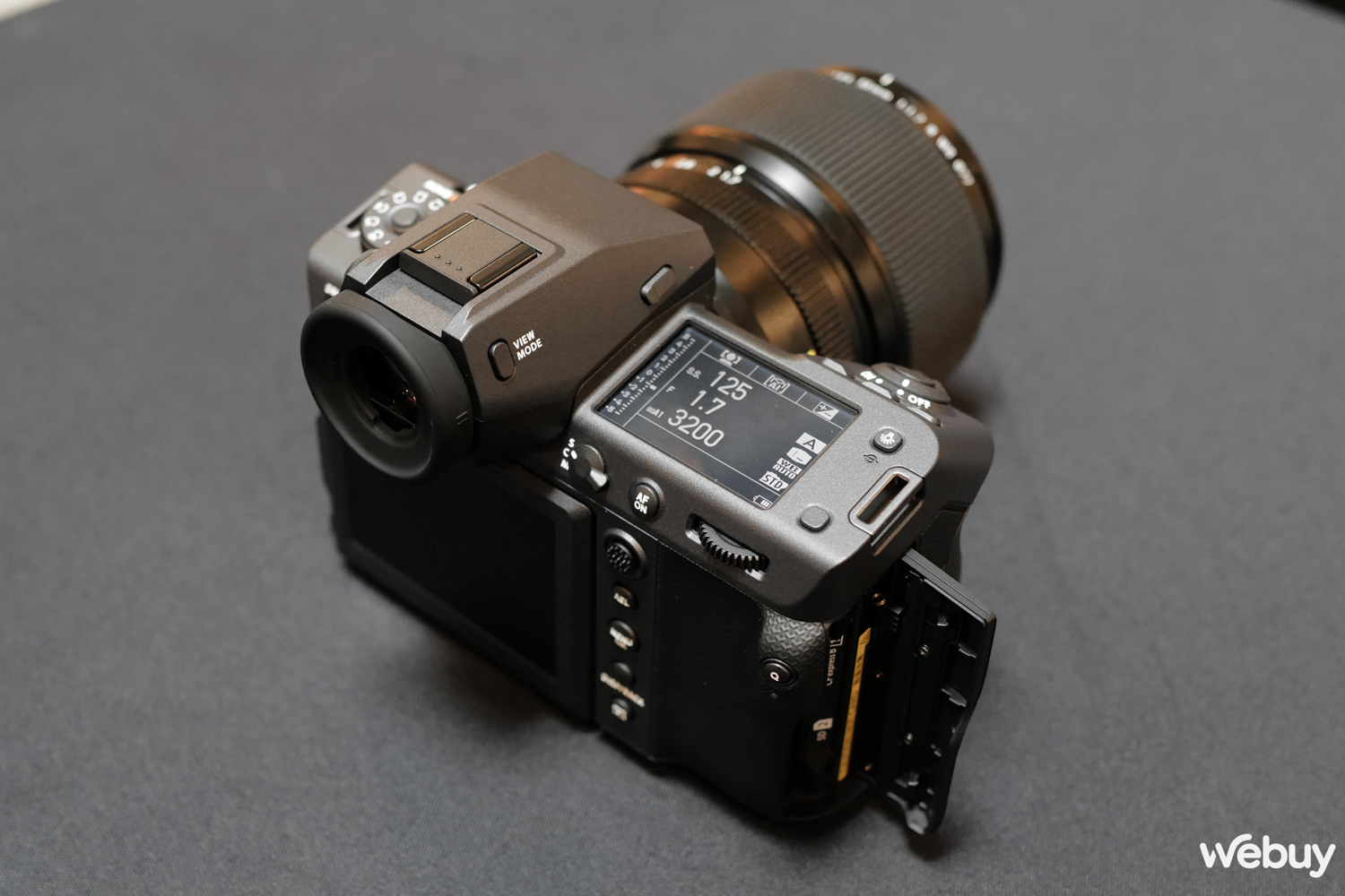Trên tay máy ảnh Fujifilm GFX100 II: Cảm biến Medium Format 102MP, nâng cấp khả năng lấy nét - Ảnh 5.