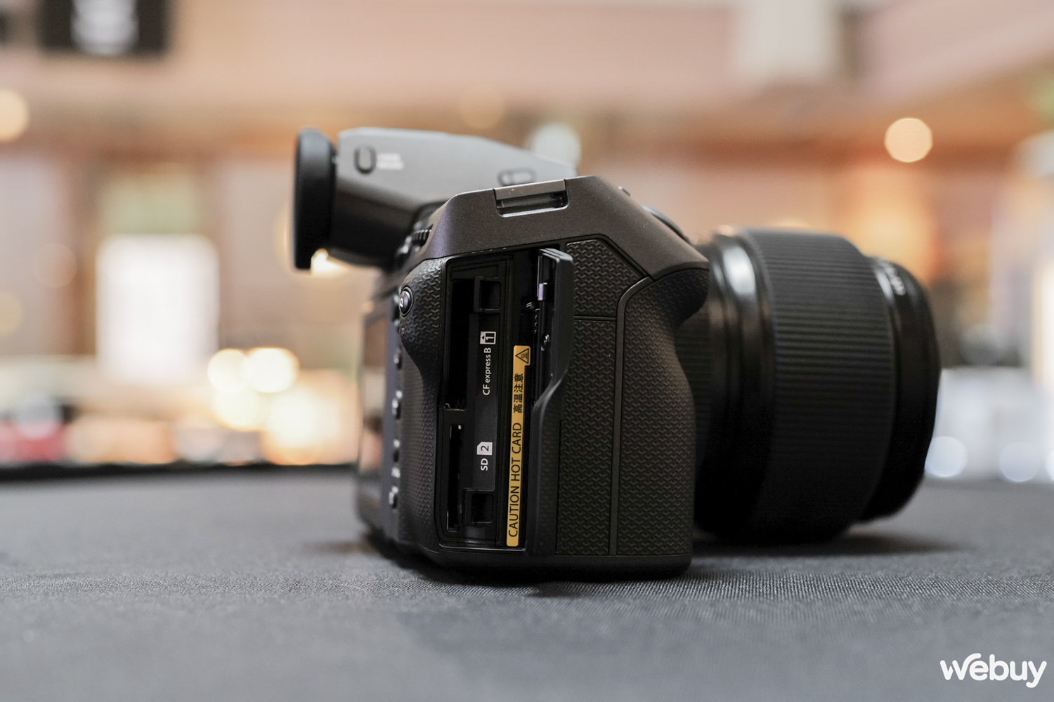 Trên tay máy ảnh Fujifilm GFX100 II: Cảm biến Medium Format 102MP, nâng cấp khả năng lấy nét - Ảnh 7.