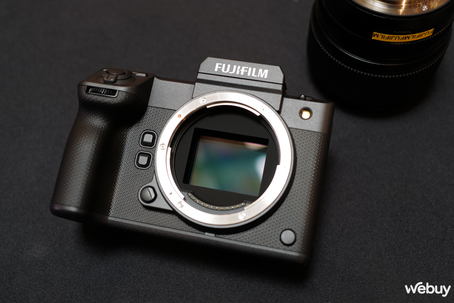 Trên tay máy ảnh Fujifilm GFX100 II: Cảm biến Medium Format 102MP, nâng cấp khả năng lấy nét - Ảnh 3.