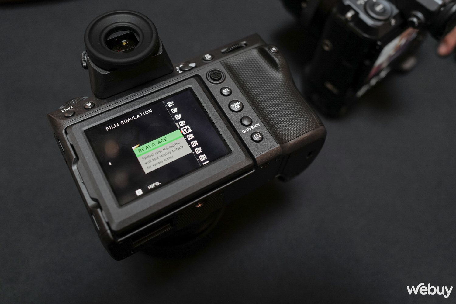 Trên tay máy ảnh Fujifilm GFX100 II: Cảm biến Medium Format 102MP, nâng cấp khả năng lấy nét - Ảnh 12.