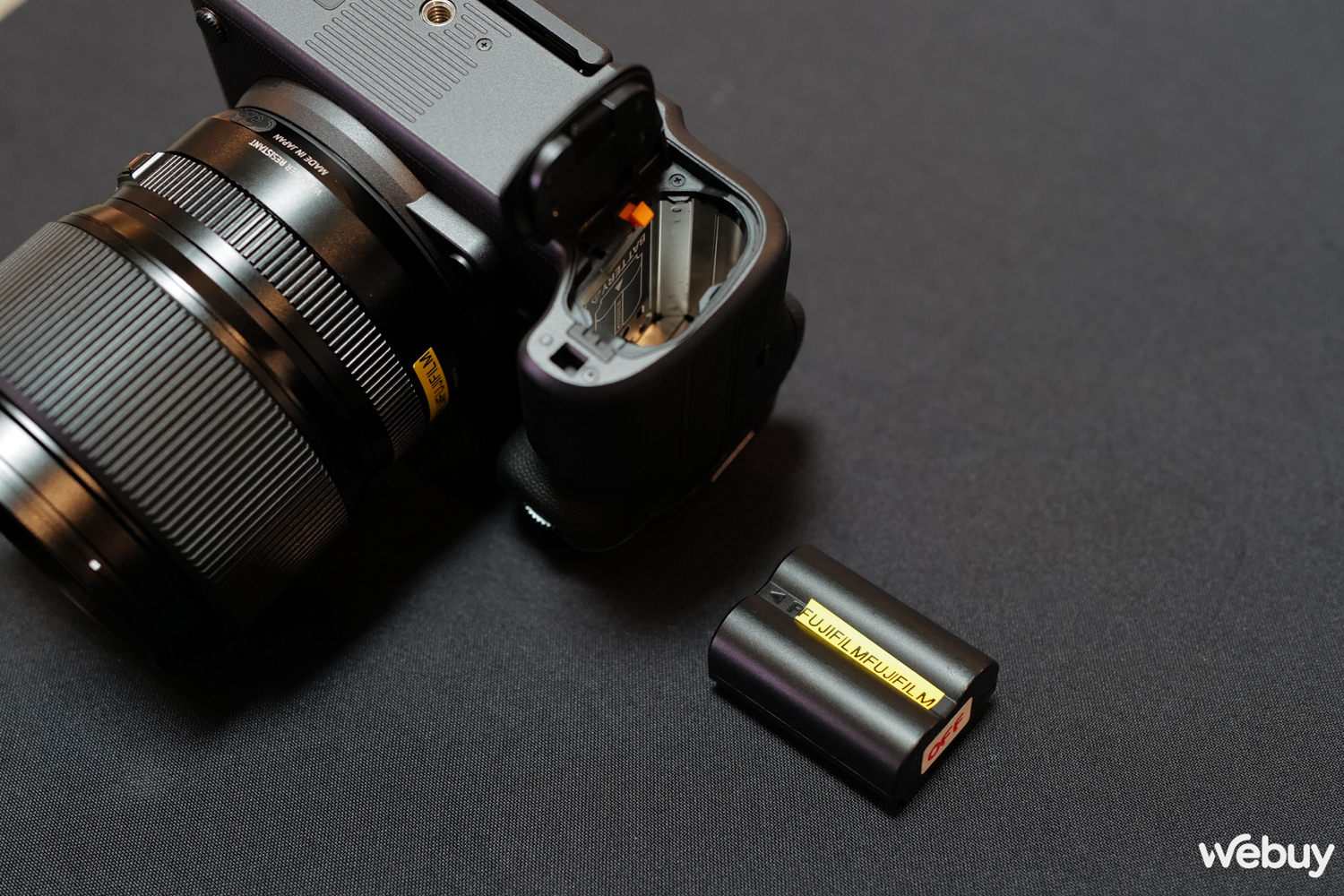 Trên tay máy ảnh Fujifilm GFX100 II: Cảm biến Medium Format 102MP, nâng cấp khả năng lấy nét - Ảnh 9.