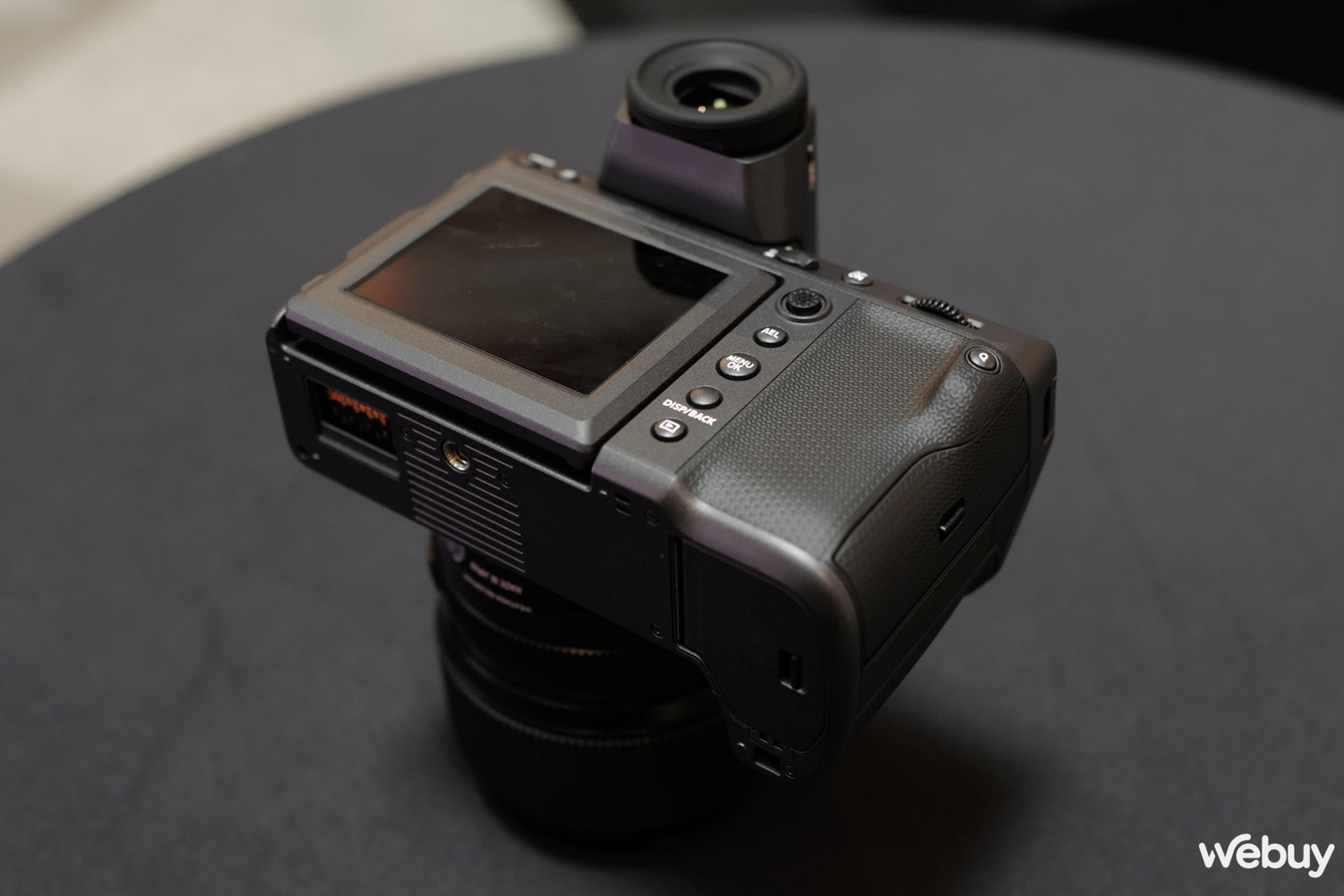 Trên tay máy ảnh Fujifilm GFX100 II: Cảm biến Medium Format 102MP, nâng cấp khả năng lấy nét - Ảnh 10.