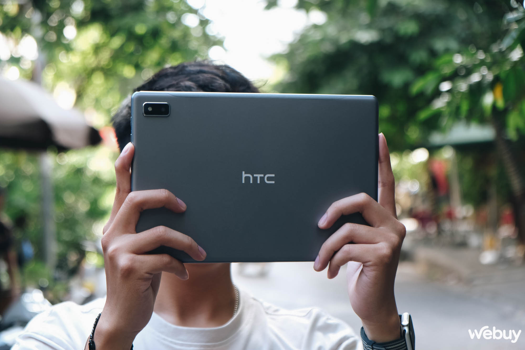 Mẫu tablet giá 2 triệu này của HTC sở hữu tính năng mà iPad đắt gấp 10 lần không có - Ảnh 1.