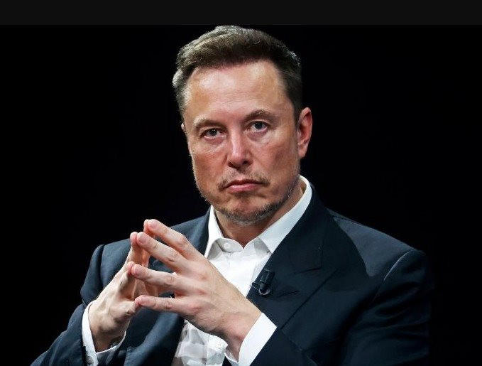 Elon Musk bị khách hàng Tesla công kích dữ dội vì ‘lừa đảo’ - Ảnh 1.