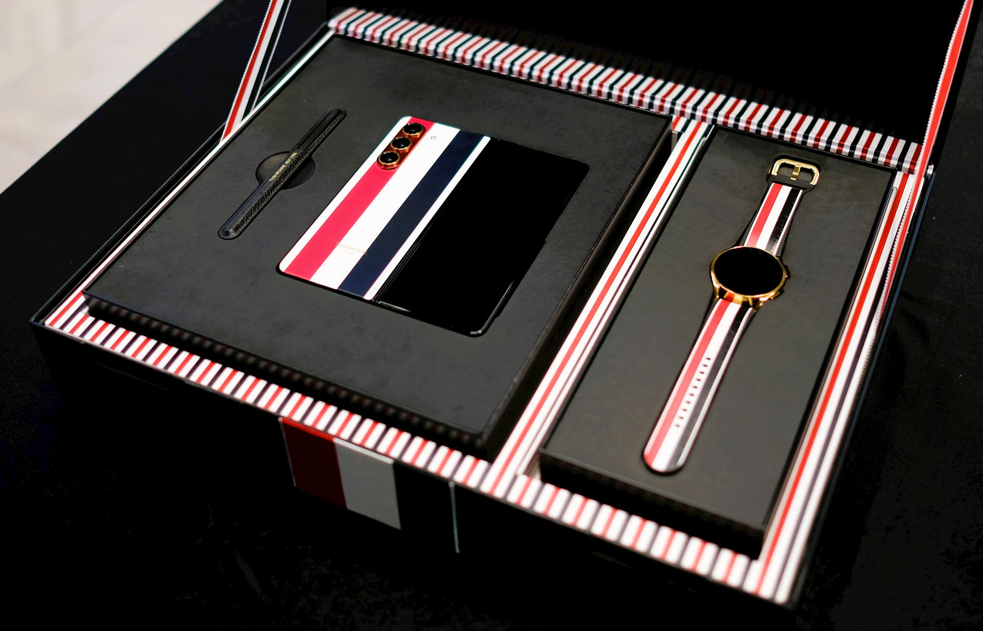 Xuất hiện 100 chiếc Galaxy Z Fold5 bản đặc biệt tại Việt Nam - Mức giá phi thường gấp đôi so với bản thường