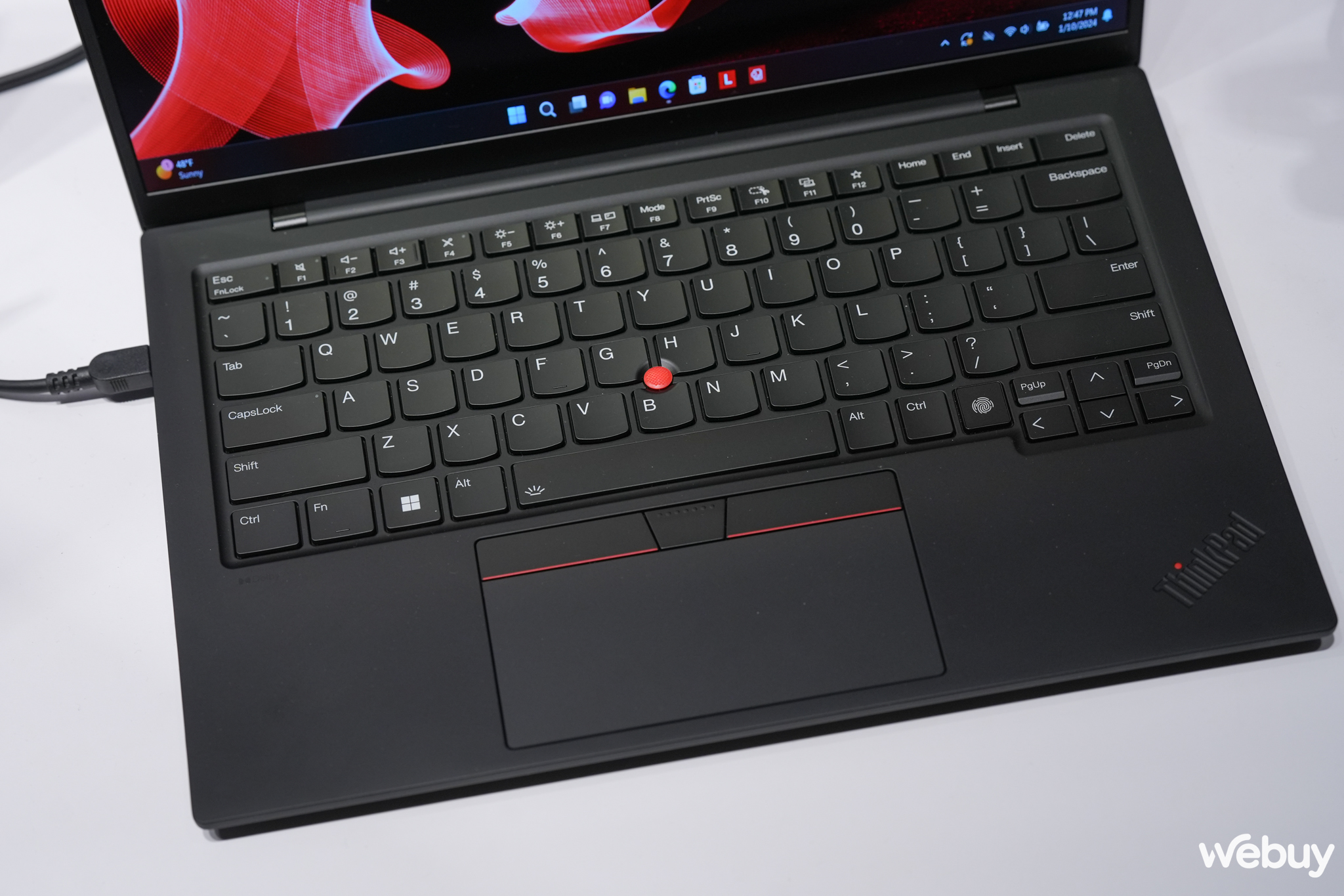 Soi cận cảnh ThinkPad Carbon X1 Gen 12 và ThinkPad X1 2-in-1 Gen 9: Bước tiến đột phá của Lenovo tại CES 2024- Ảnh 2.