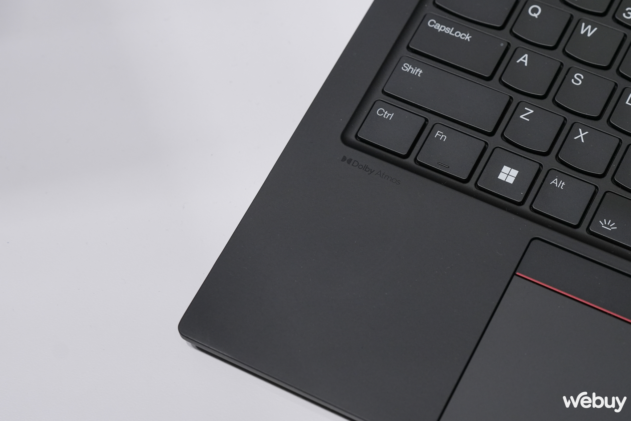 Soi cận cảnh ThinkPad Carbon X1 Gen 12 và ThinkPad X1 2-in-1 Gen 9: Bước tiến đột phá của Lenovo tại CES 2024- Ảnh 4.