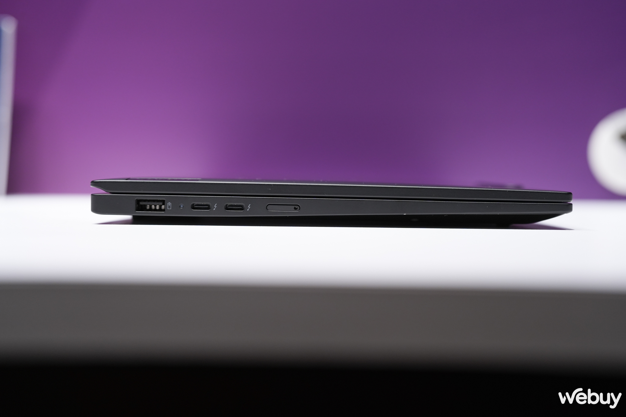 Soi cận cảnh ThinkPad Carbon X1 Gen 12 và ThinkPad X1 2-in-1 Gen 9: Bước tiến đột phá của Lenovo tại CES 2024- Ảnh 7.