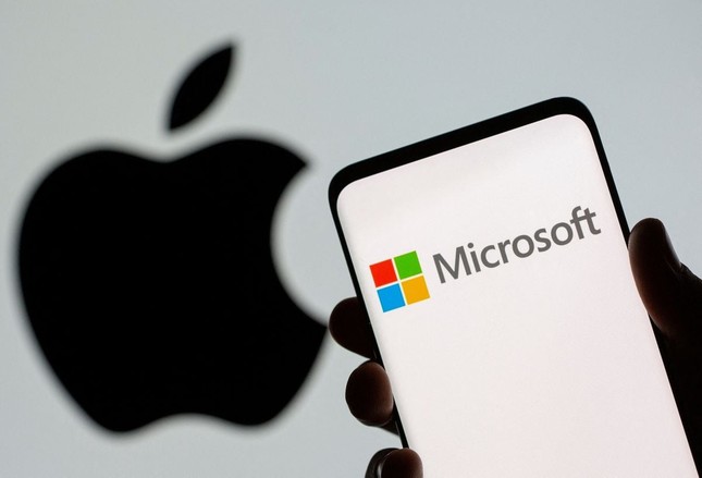 Microsoft 'vượt mặt' Apple trở thành công ty giá trị nhất thế giới- Ảnh 1.