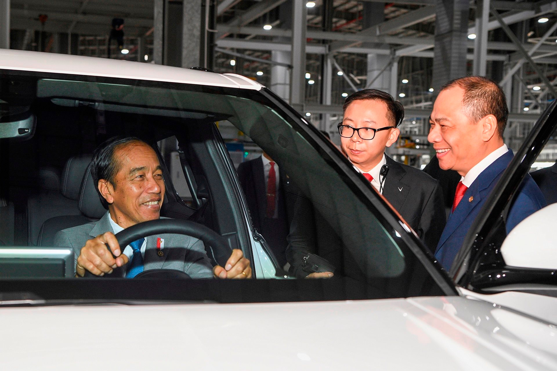 Vừa được Tổng thống Indonesia chào mừng đầu tư, hãng xe điện của ông Phạm Nhật Vượng đã phải chạm trán với 'ông trùm' số 1 thế giới- Ảnh 3.
