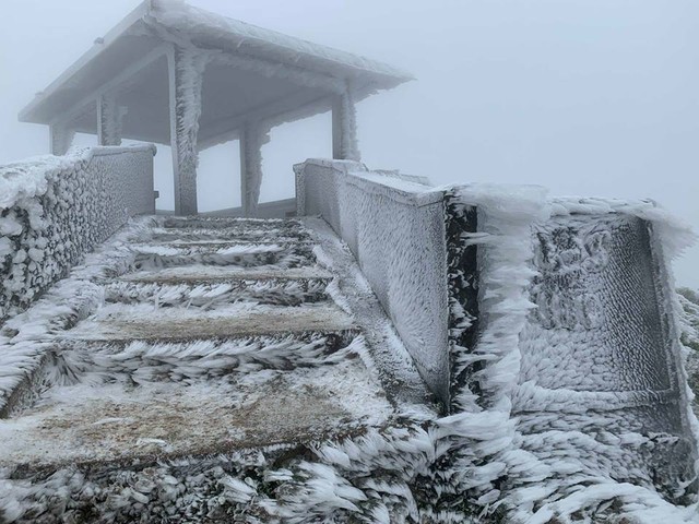 Top 7 địa điểm cao nhất Việt Nam dễ có băng tuyết mỗi khi rét đậm, rét hại về: Mẫu Sơn xếp thứ 6- Ảnh 3.