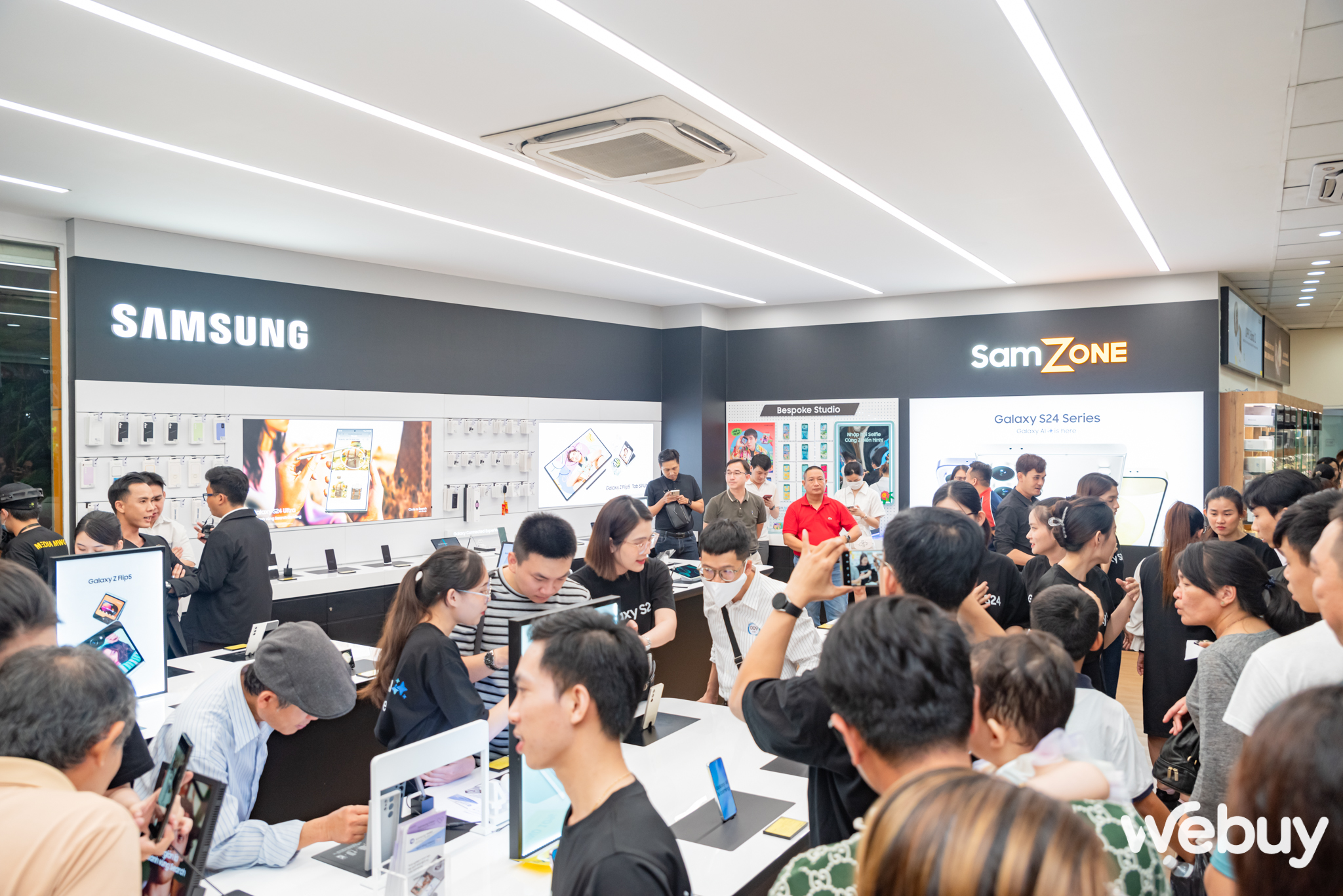 Galaxy S24 Series chính thức đến tay người dùng Việt, xác lập kỷ lục đặt hàng trước cao nhất trong 5 năm trở lại đây- Ảnh 13.