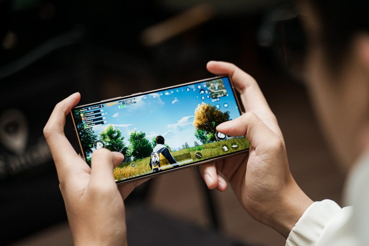 1 ngày cày game với Galaxy S24 Ultra: Trò nào cũng mượt, máy mát chạy êm, "phê" hơn cả là màn hình siêu sáng và pin bền- Ảnh 4.