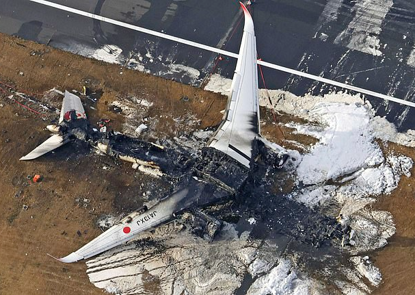 Chi tiết tối quan trọng giúp gần 400 hành khách thoát nạn thần kỳ trong vụ cháy máy bay tại Nhật Bản- Ảnh 3.