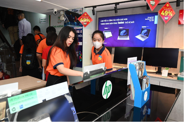 Sinh viên HUTECH trải nghiệm tham quan doanh nghiệp tại Thành Nhân - TNC- Ảnh 3.
