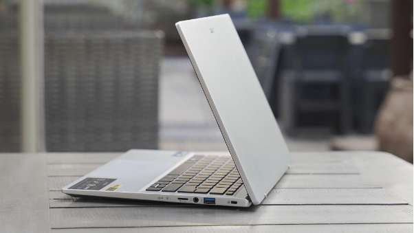 Acer Swift Go 14 AI: Laptop cao cấp mỏng nhẹ trang bị công nghệ AI- Ảnh 3.