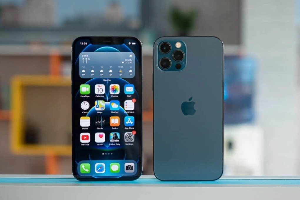 Không thể rẻ hơn, giá iPhone 12,14,15... cùng loạt smartphone phá đáy tại thị trường Việt, có mẫu giảm đậm hàng chục triệu đồng- Ảnh 2.