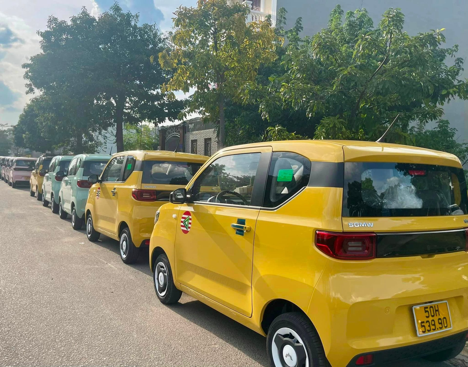 Hãng taxi điện bắt tay cùng TMT Motors bất ngờ chiêu mộ đối tác tài xế, cam kết thu nhập hơn 10 triệu đồng/tháng- Ảnh 1.