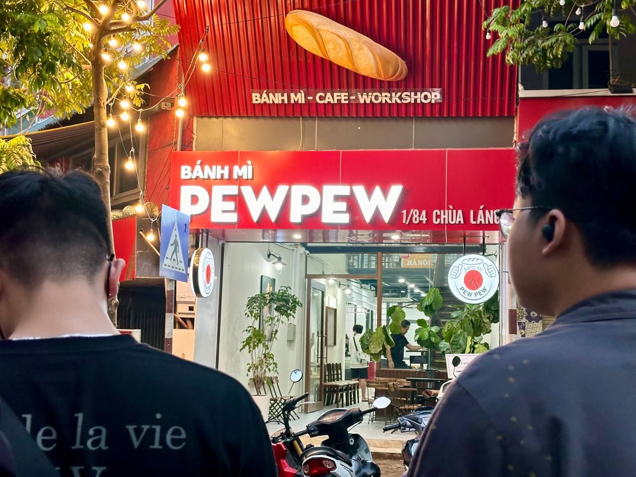 Thức giấc 6h sáng, xếp hàng Thức giấc 6h sáng, xếp hàng
