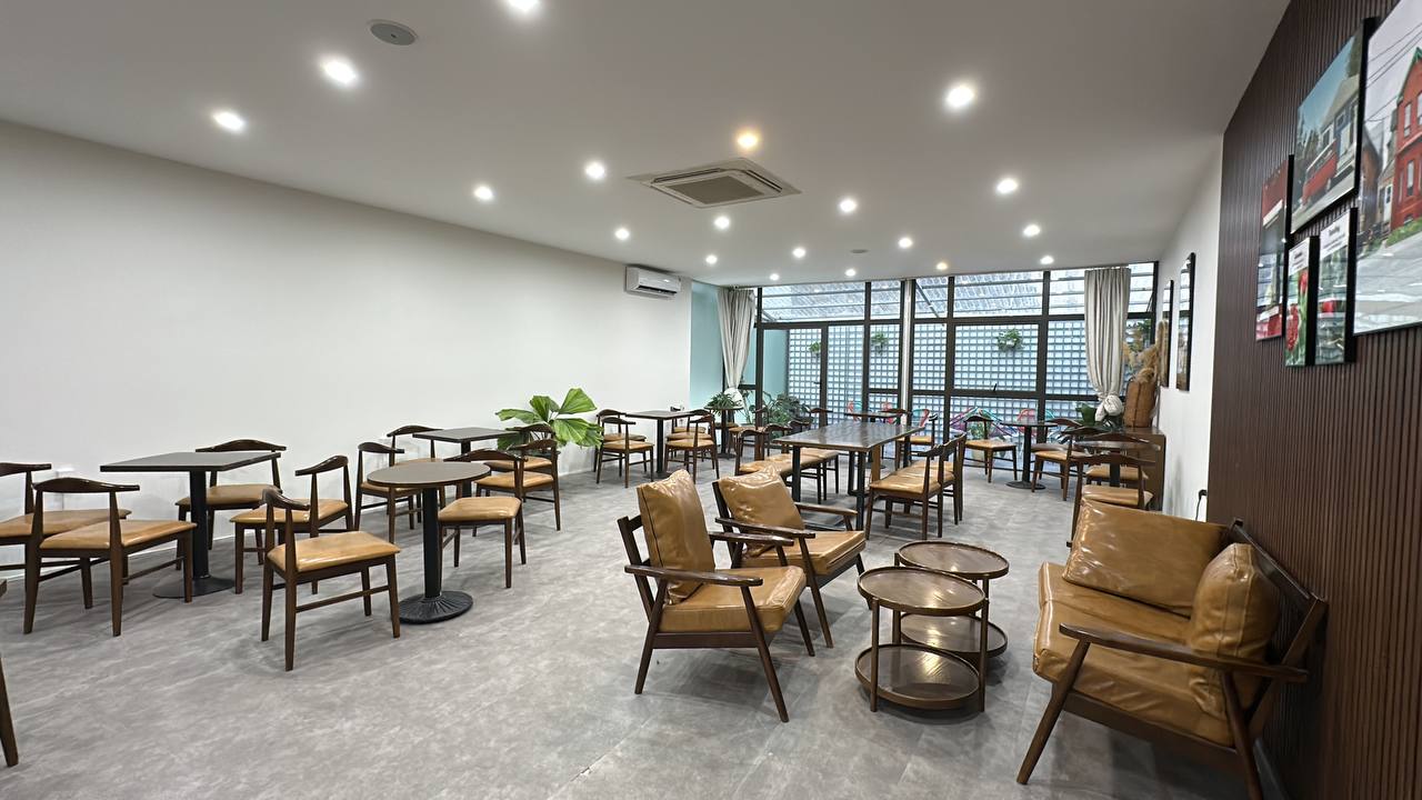 Thức giấc 6h sáng, xếp hàng Thức giấc 6h sáng, xếp hàng