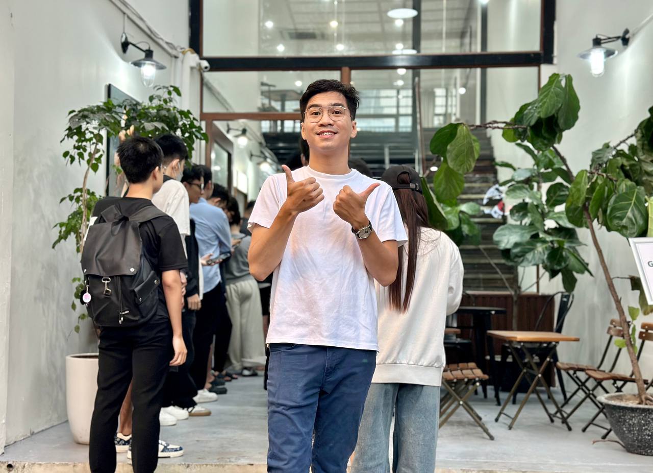 Thức giấc 6h sáng, xếp hàng Thức giấc 6h sáng, xếp hàng