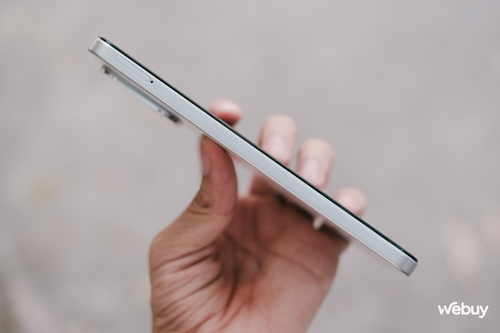 Trên tay smartphone chính hãng giá dưới 5 triệu đồng đáng mua: Camera 108MP, pin 6.000mAh mà lại còn được tặng cả vòng đeo tay thông minh- Ảnh 9. Trên tay smartphone chính hãng giá dưới 5 triệu đồng đáng mua: Camera 108MP, pin 6.000mAh mà lại còn được tặng cả vòng đeo tay thông minh- Ảnh 9.