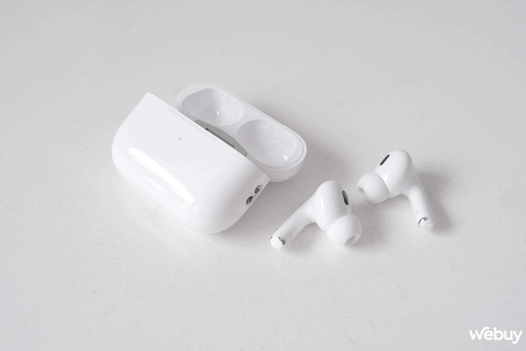 AirPods Pro 2 trong ngày sale 11/11 có giá bao nhiêu?- Ảnh 1. AirPods Pro 2 trong ngày sale 11/11 có giá bao nhiêu?- Ảnh 1.