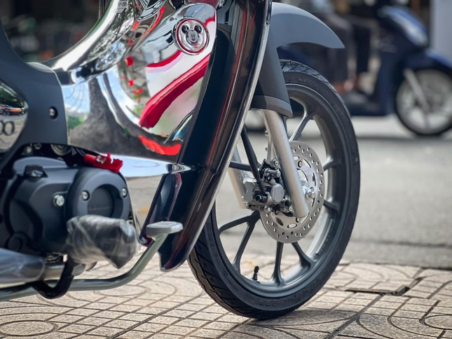 Honda Super Cub phiên bản Disney giá hơn 200 triệu đồng tại Việt Nam- Ảnh 7.