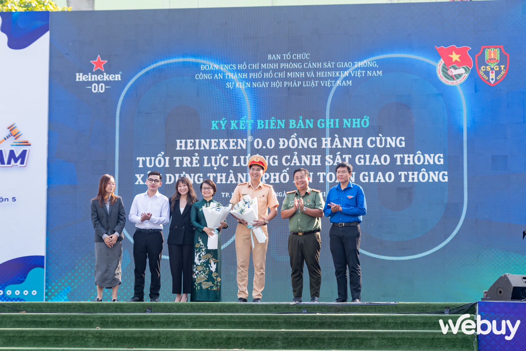 Tận hưởng thức uống không cồn Heineken 0.0, hào hứng trải nghiệm lái xe an toàn tại Ngày hội Tuyên truyền Pháp luật Việt Nam- Ảnh 13.