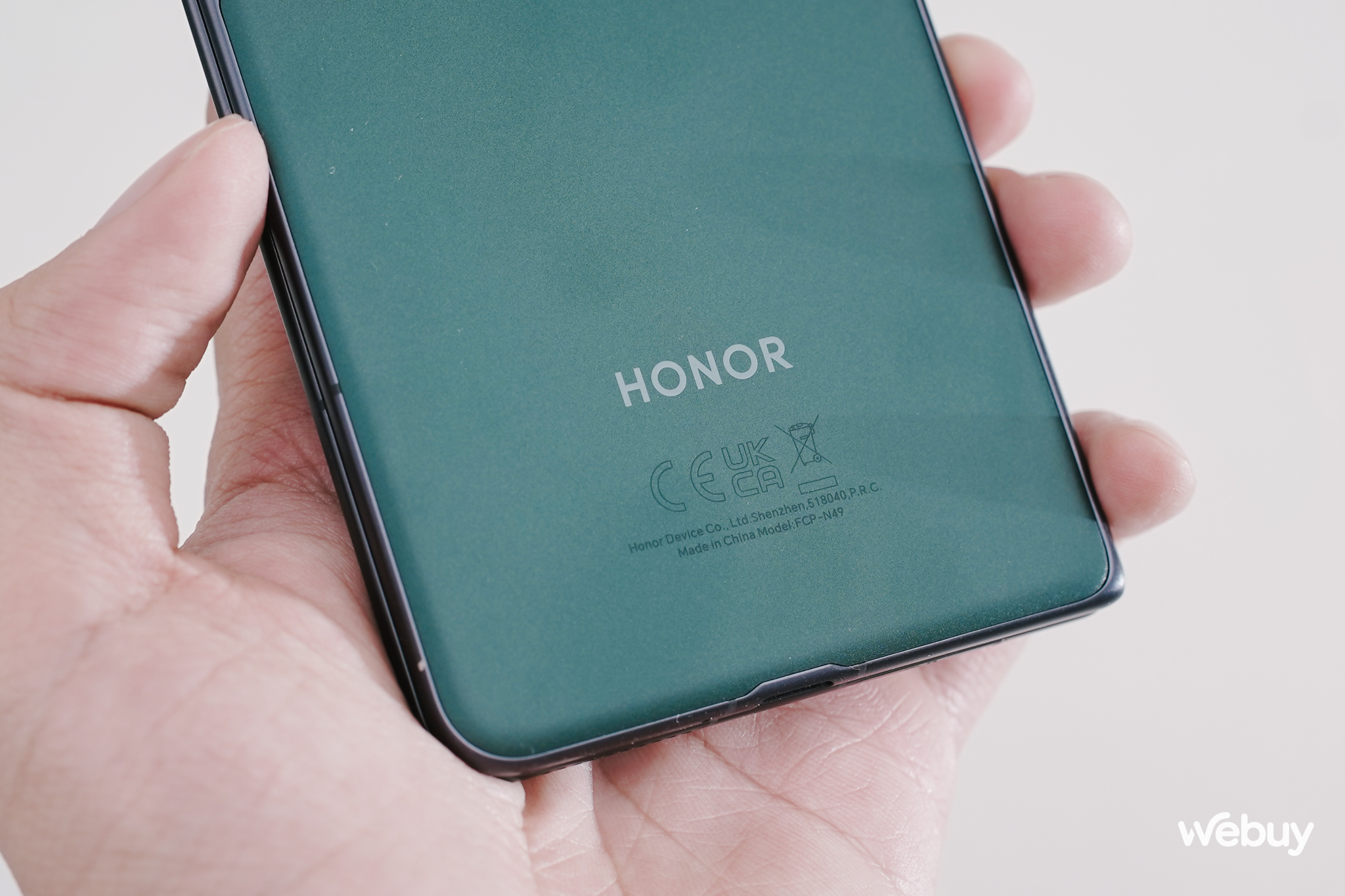 Trên tay điện thoại gập mỏng nhẹ nhất thế giới: Galaxy Z Fold6 hay OPPO Find N3 cũng phải 