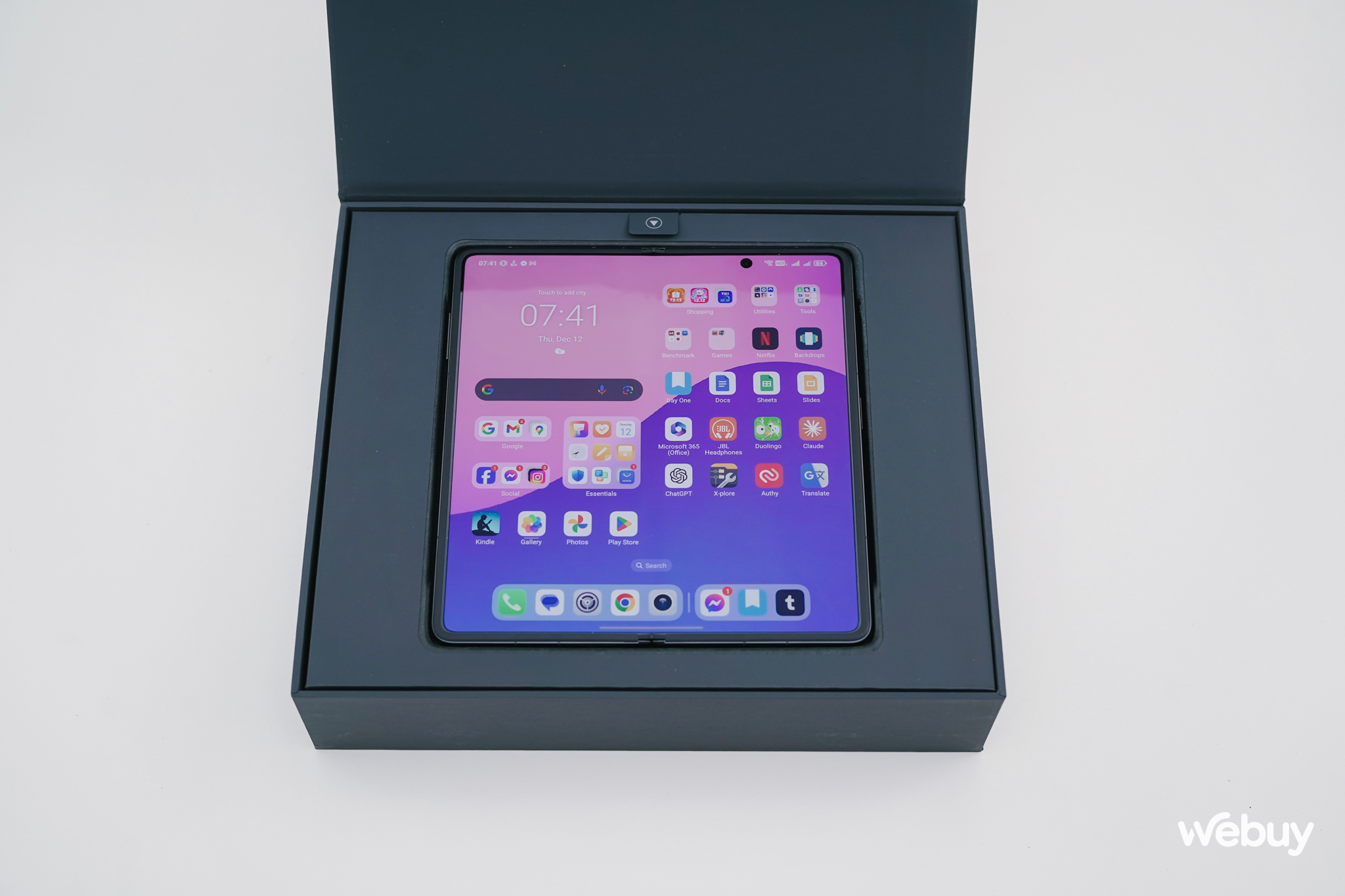 Trên tay điện thoại gập mỏng nhẹ nhất thế giới: Galaxy Z Fold6 hay OPPO Find N3 cũng phải 