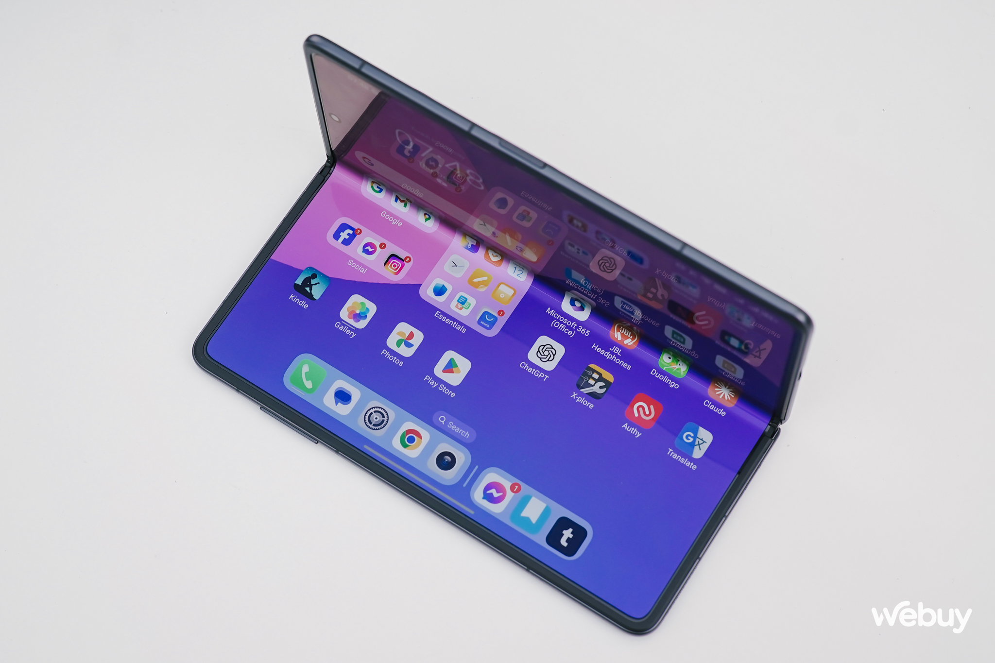 Trên tay điện thoại gập mỏng nhẹ nhất thế giới: Galaxy Z Fold6 hay OPPO Find N3 cũng phải 