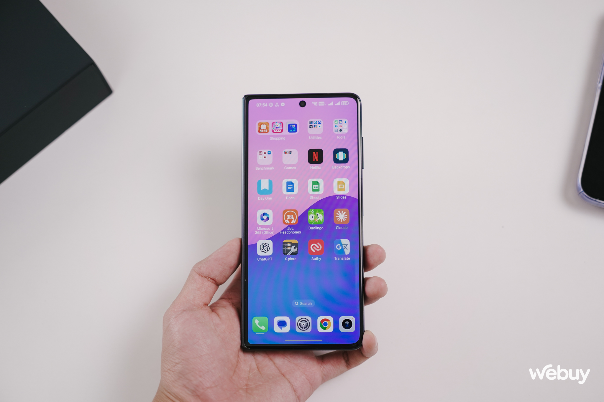 Trên tay điện thoại gập mỏng nhẹ nhất thế giới: Galaxy Z Fold6 hay OPPO Find N3 cũng phải 