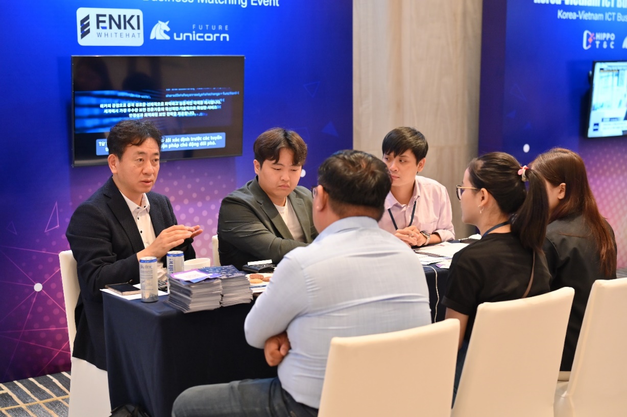 ENKI WhiteHat nhận giải thưởng đổi mới sáng tạo tại Techfest Vietnam 2024- Ảnh 1.