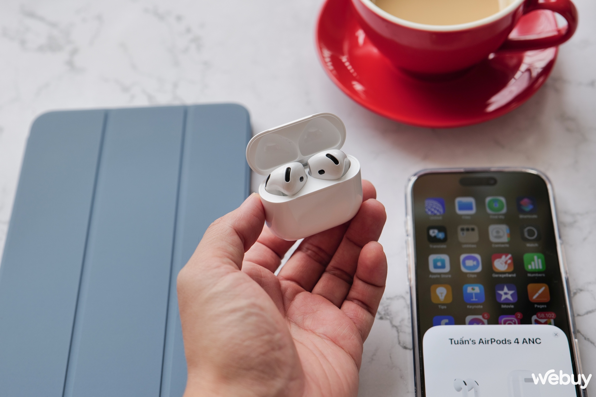 Trải nghiệm AirPods 4 ANC: Nhỏ hơn, nhẹ hơn và tốt hơn- Ảnh 6.