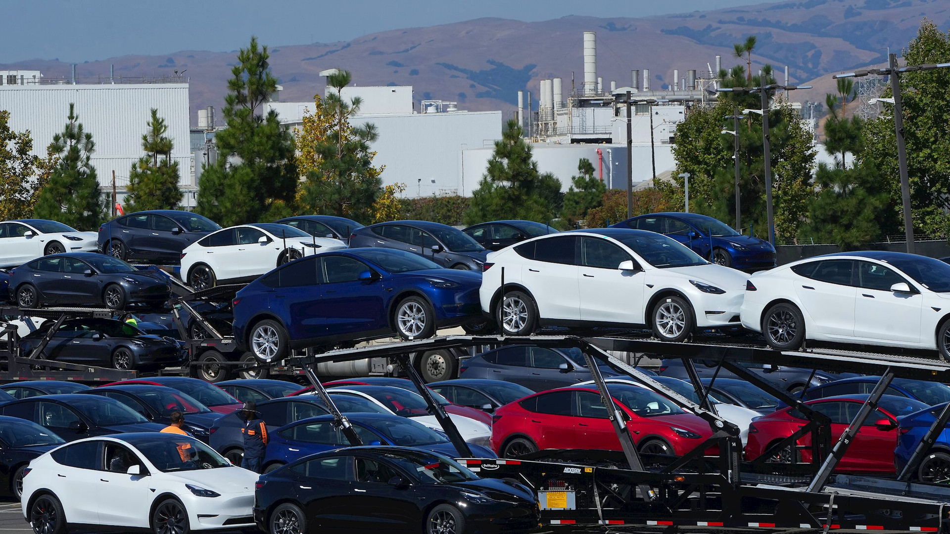 Không phải xe điện, Tesla kiếm được gần 1,8 tỷ USD chỉ trong năm 2023 từ một mảng kinh doanh bất ngờ- Ảnh 1.