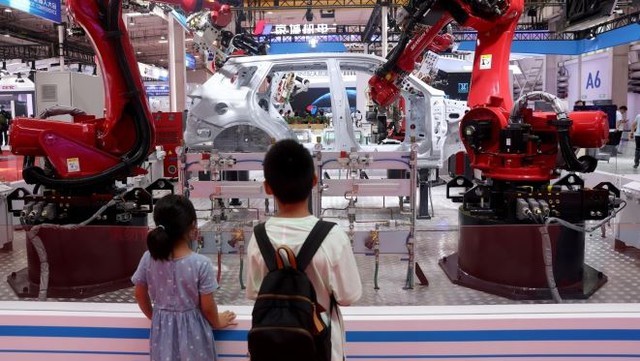 Trung Quốc vô địch thiên hạ về robot: Sản xuất hơn 6 triệu con/năm, có sản phẩm rẻ bằng 1/2 Nhật Bản, tiến tới để robot sản xuất robot- Ảnh 2.