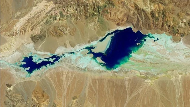 Sốc trước sự tồn tại kỷ lục của 'hồ ma' ở Thung lũng Chết- Ảnh 1.