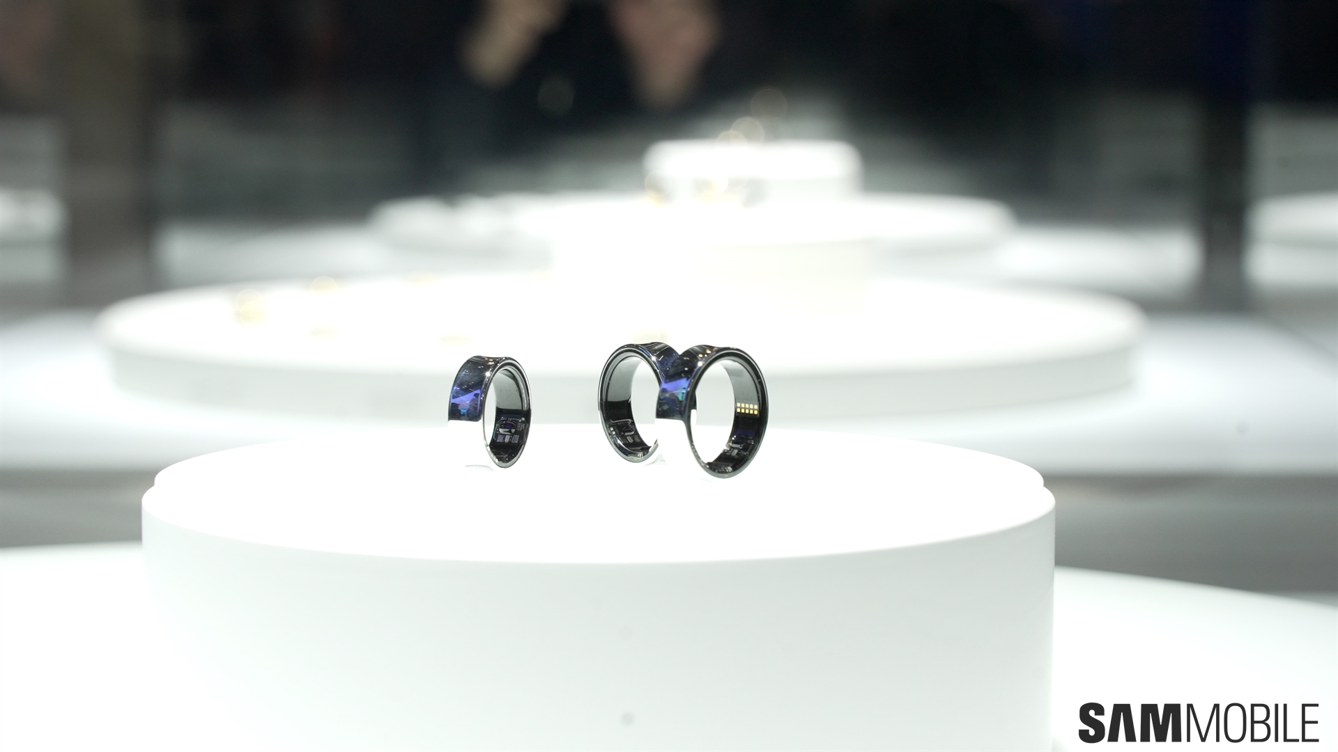 Ảnh thực tế "nhẫn thông minh" Galaxy Ring của Samsung: Cơ hội nào cho Apple?- Ảnh 4.
