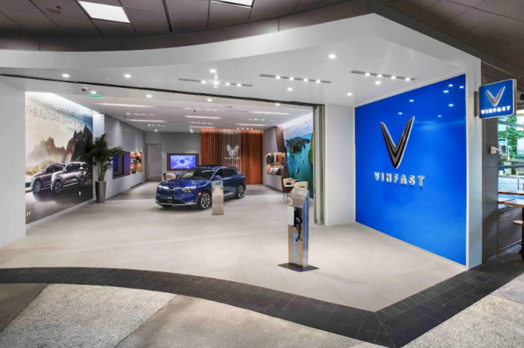 VinFast chơi lớn ở Trung Đông: Sắp bán loạt xe tại quốc gia 'chơi' siêu xe top thế giới, tính mở 13 cửa hàng, xưởng dịch vụ- Ảnh 1.