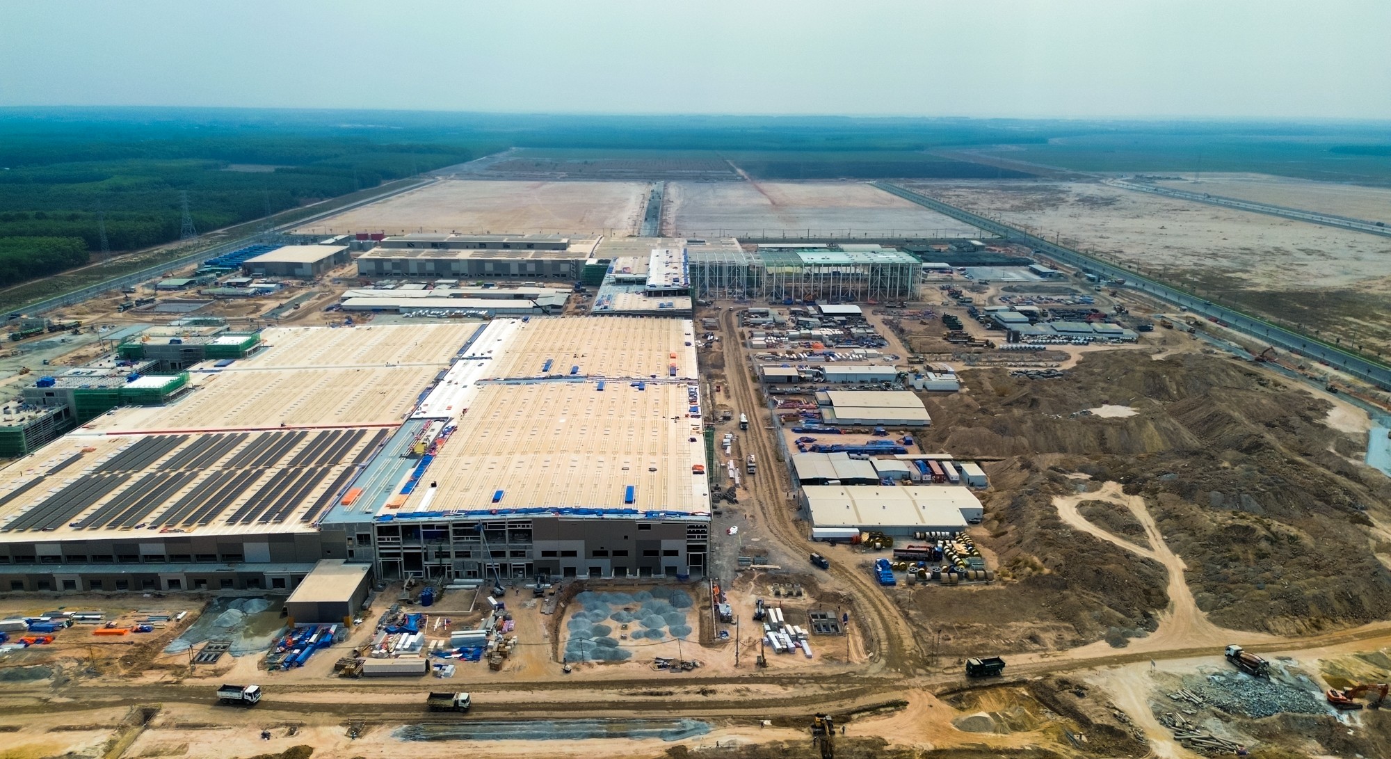 Toàn cảnh nhà máy lớn nhất thế giới của LEGO gần 1,4 tỷ USD sắp đi vào hoạt động ở Việt Nam- Ảnh 1.