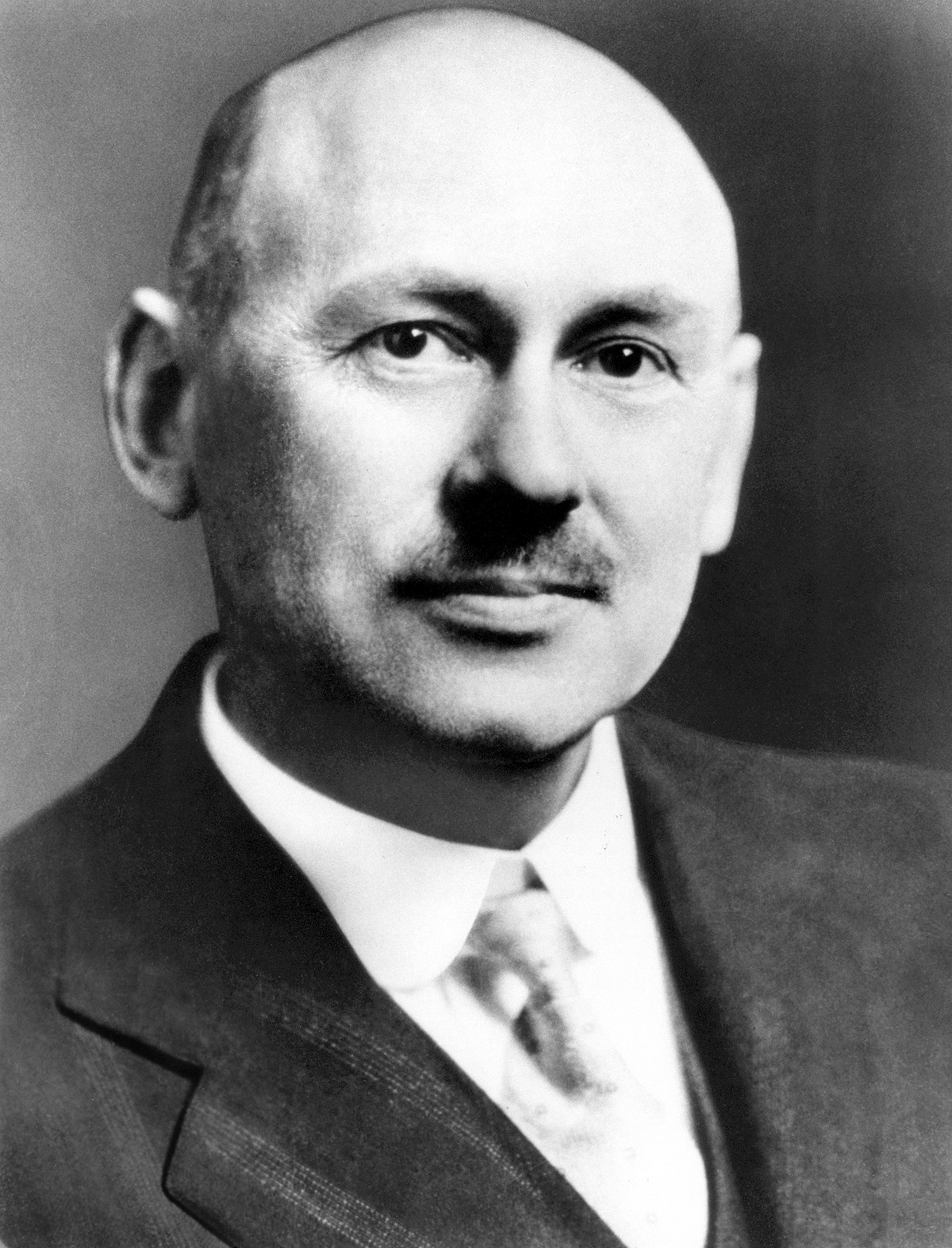 Robert Goddard: Cha đẻ của ngành tên lửa hiện đại, tin rằng mây là chủng tộc người ngoài hành tinh ký sinh đang gây rắc rối cho nhân loại- Ảnh 1.