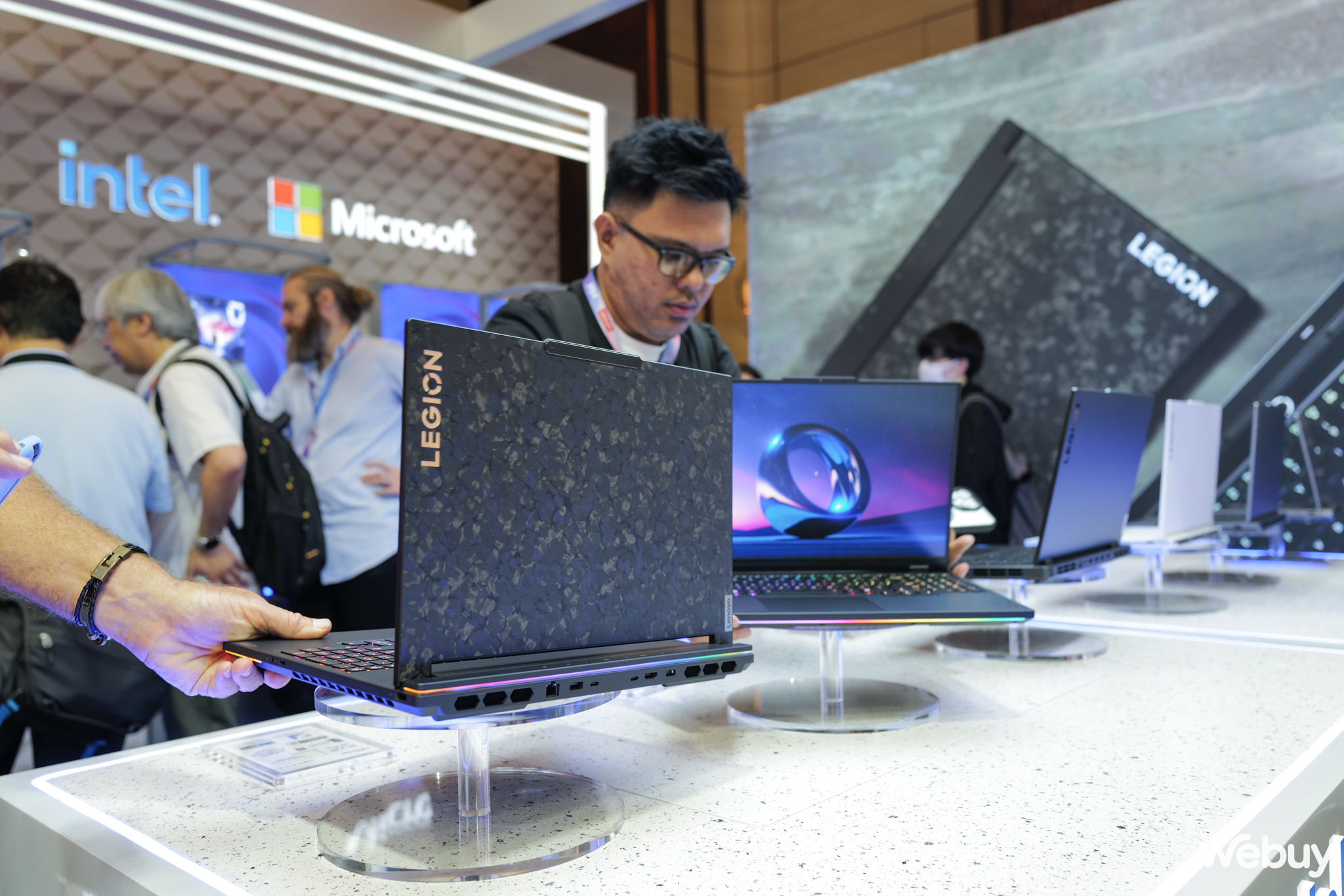 Lenovo đưa loạt laptop từng giới thiệu tại CES 2024 về khu vực Đông Nam Á, ấn tượng nhất vẫn là chiếc laptop Yoga 2 màn hình- Ảnh 14.