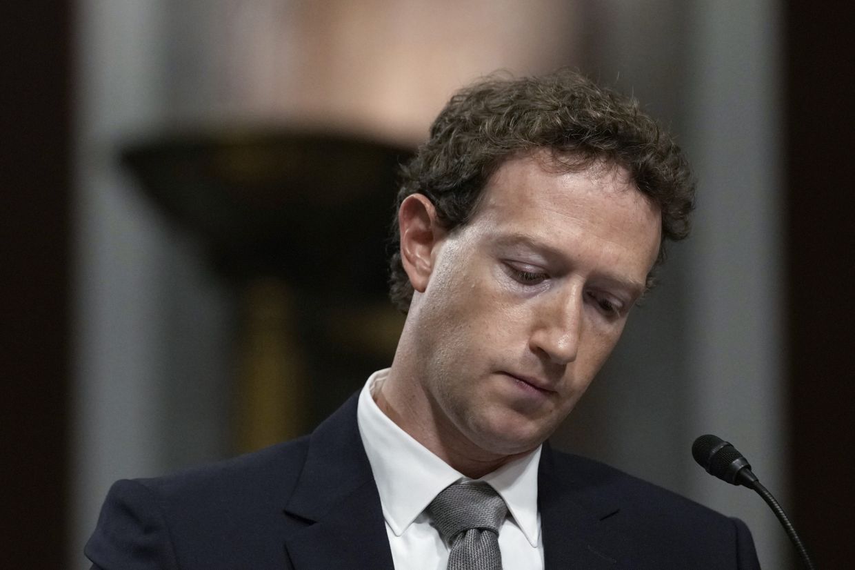 "Âm mưu bí ẩn" đằng sau vụ Facebook bị sập toàn cầu: Vì sao nguyên nhân thật sự bị giấu kín?- Ảnh 1.
