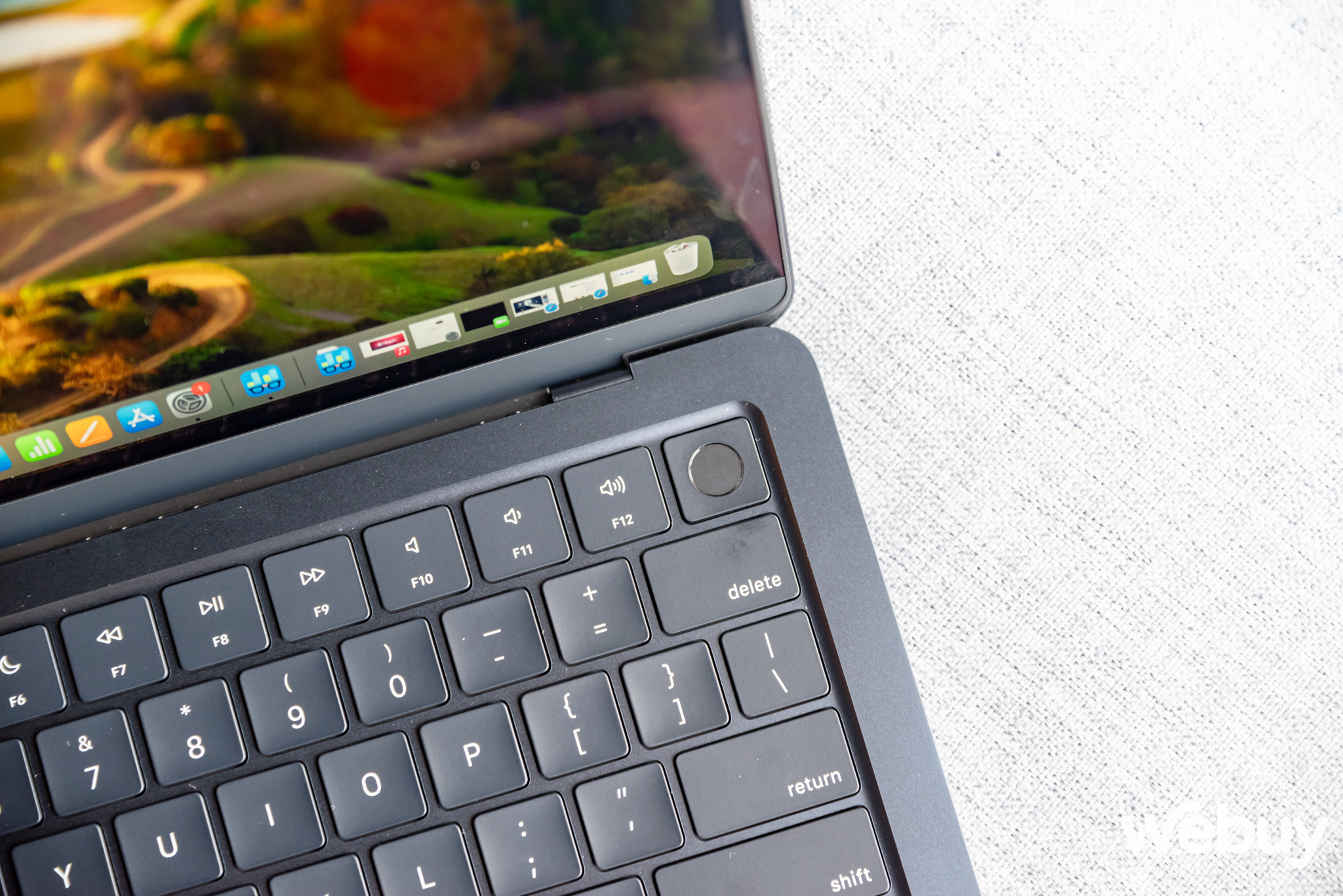 Ảnh thực tế MacBook Air mới ra mắt: Thiết kế không đổi, chip Apple M3 mạnh hơn, giá chính hãng từ 27,99 triệu đồng- Ảnh 24.