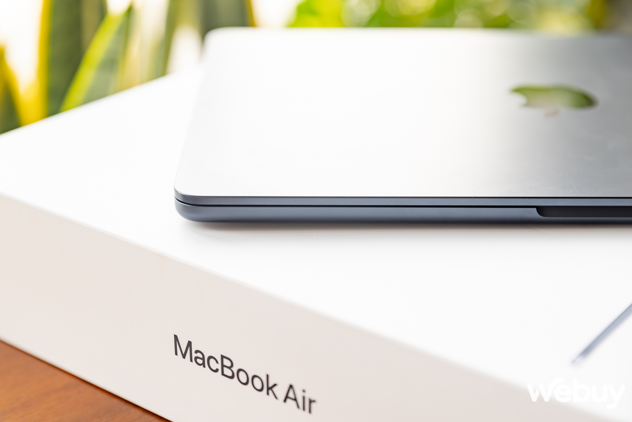 Ảnh thực tế MacBook Air mới ra mắt: Thiết kế không đổi, chip Apple M3 mạnh hơn, giá chính hãng từ 27,99 triệu đồng- Ảnh 20.