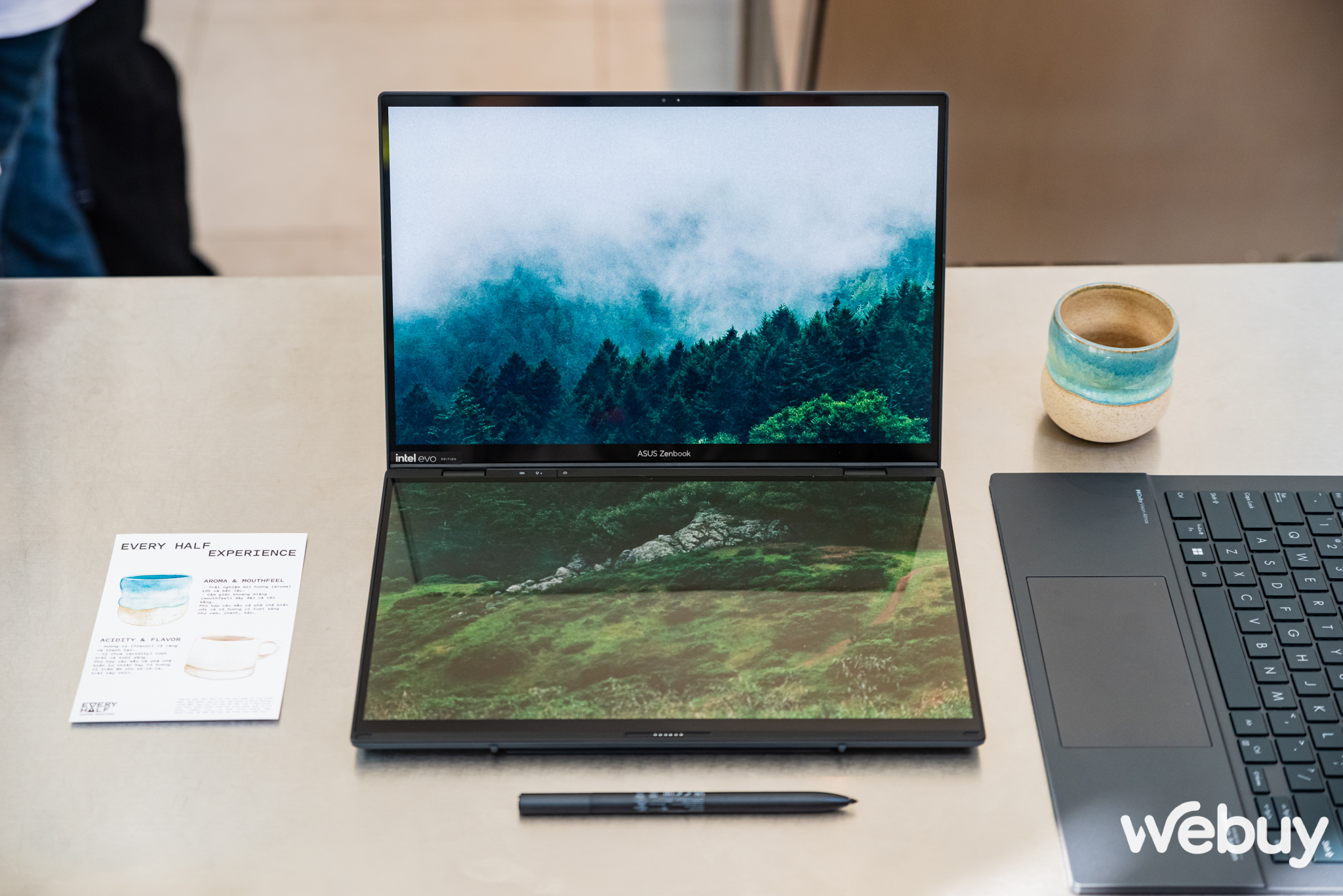 Cận cảnh ASUS Zenbook DUO: Laptop 2 màn hình OLED, thiết kế thông minh, lại còn có chip AI, đủ combo bước vào năm 2024- Ảnh 50.